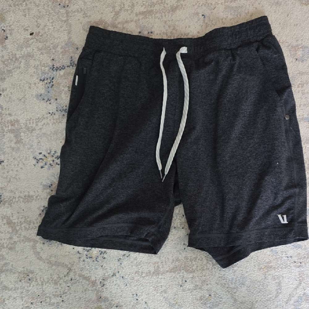 Vuori Versatile Black Athletic Shorts for Men Medium